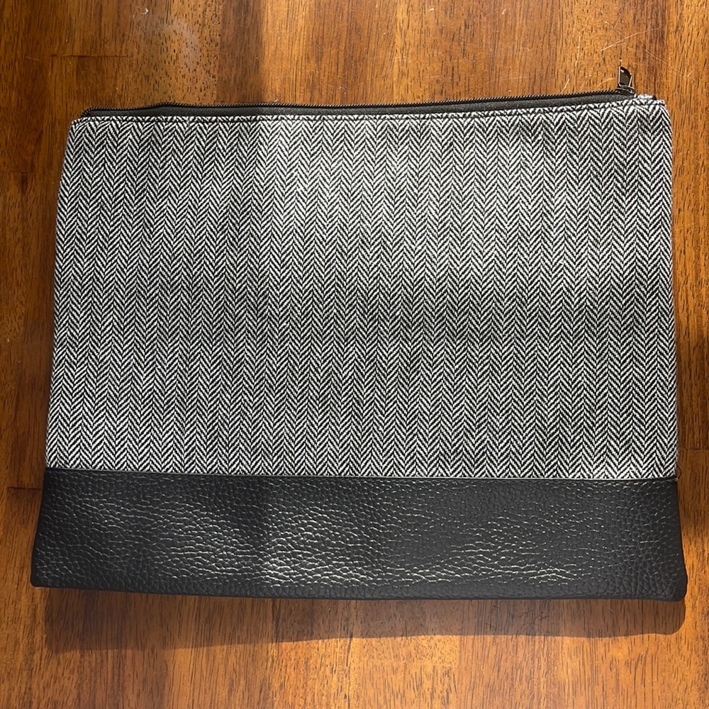 New tablet pouch or large cosmetic bag